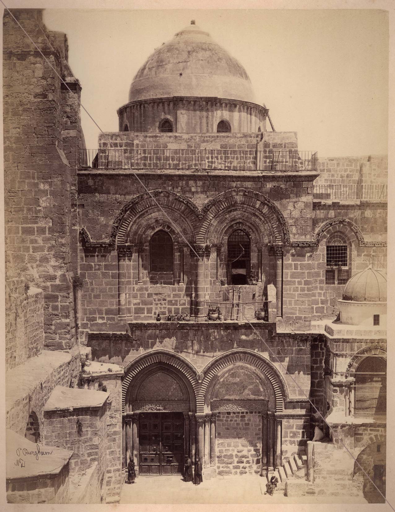 bergheim005.jpg - Facade of the Church of Holy Sepulchre